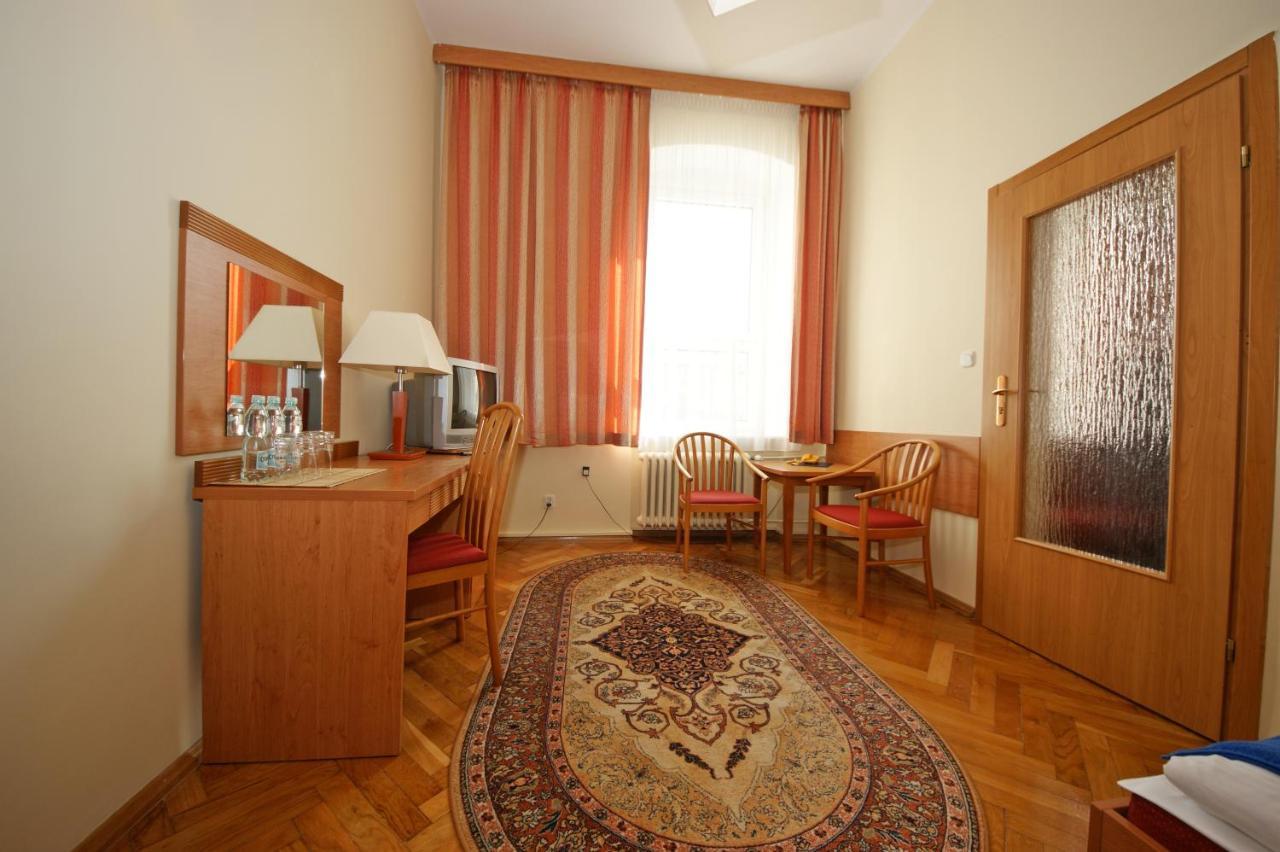 Hotel Zamkowy Słupsk Kültér fotó